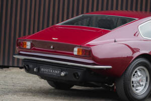 Image 11/20 of Aston Martin V8 (1976)