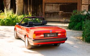Immagine 8/33 di BMW 318i (1991)