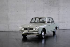 Image 5/48 of Alfa Romeo 2600 Berlina (1962)