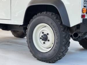 Bild 12/61 von Land Rover Defender 90 Td5 (2000)