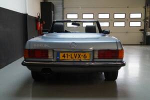 Image 26/41 of Mercedes-Benz 500 SL (1986)
