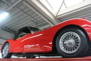 Image 12/50 of Jaguar XK 120 SE OTS (1954)
