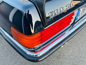 Image 15/23 of Mercedes-Benz 500 SL (1986)