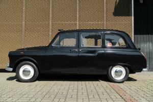 Image 3/34 of Austin FX 4 D London Taxi (1961)