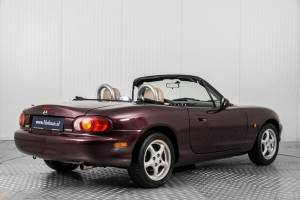 Immagine 2/50 di Mazda MX-5 1.6 (2000)