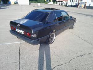 Bild 4/8 von Mercedes-Benz 190 E 1.8 (1990)