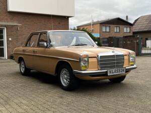 Imagen 8/81 de Mercedes-Benz 240 D 3,0 (1976)