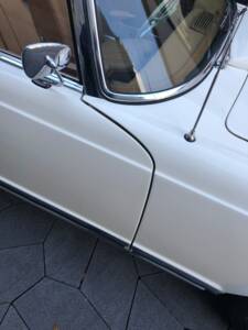 Image 32/43 of Mercedes-Benz 230 SL (1967)