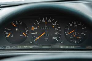 Imagen 30/72 de Mercedes-Benz 250 TD (1991)