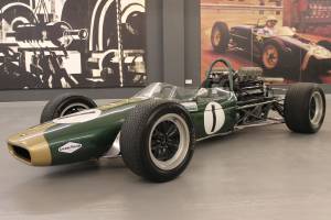 Bild 13/28 von Brabham BT24 (1900)