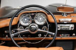 Afbeelding 17/27 van Mercedes-Benz 190 SL (1960)