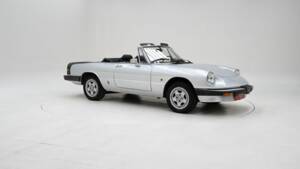 Image 3/15 of Alfa Romeo 2000 Spider (1984)