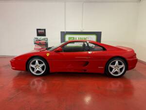 Bild 3/50 von Ferrari F 355 Berlinetta (1997)
