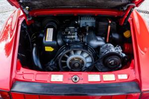 Bild 32/35 von Porsche 911 Carrera 3.2 (1987)