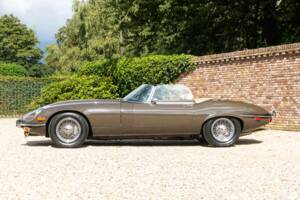 Image 11/50 de Jaguar Type E V12 (1973)