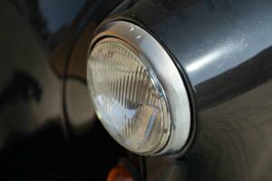 Image 12/34 of Austin FX 4 D London Taxi (1961)