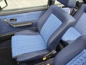 Image 44/75 de Volkswagen Golf Mk I Convertible 1.8 (1991)