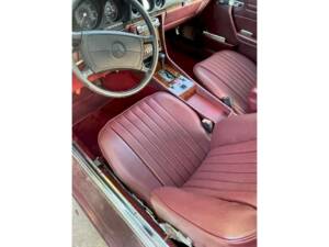 Afbeelding 22/36 van Mercedes-Benz 560 SL (1986)