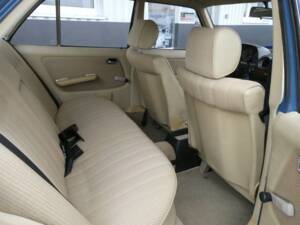 Bild 11/21 von Mercedes-Benz 200 D (1983)