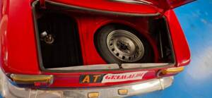 Image 26/32 of Alfa Romeo Giulia GT 1300 Junior (1974)
