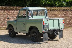 Image 2/50 of Land Rover 88 (1965)