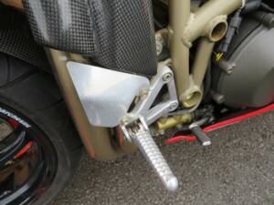 Immagine 33/50 di Ducati 916 R (2000)