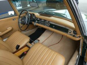 Image 12/25 de Mercedes-Benz 280 SL (1970)