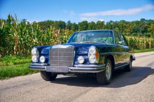 Image 31/38 of Mercedes-Benz 300 SEL 6.3 (1970)