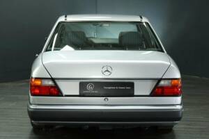 Bild 5/50 von Mercedes-Benz 300 E-24 (1992)