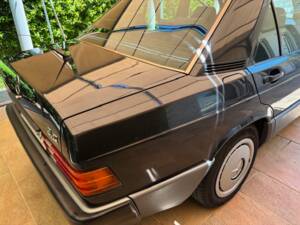 Bild 11/37 von Mercedes-Benz 190 E 2.0 (1991)
