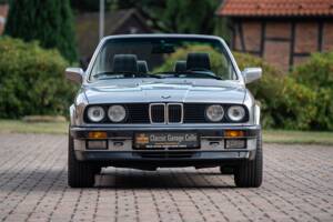 Image 7/71 of BMW 325i (1989)