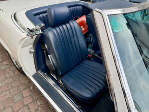 Image 3/50 of Mercedes-Benz 280 SL (1984)