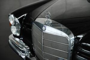 Image 15/50 of Mercedes-Benz 220 SE b (1962)