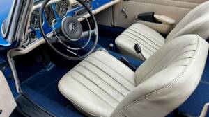 Image 4/14 of Mercedes-Benz 230 SL (1965)