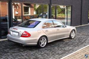 Image 5/84 of Mercedes-Benz E 55 AMG (2002)
