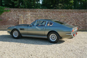 Image 2/50 of Aston Martin V8 (1980)
