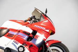 Immagine 21/49 di Honda CBR 1000 RR Fireblade (1995)