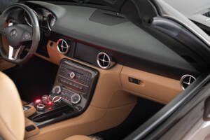 Image 37/59 de Mercedes-Benz SLS AMG Roadster (2012)