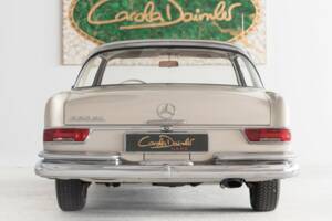 Bild 8/44 von Mercedes-Benz 220 SE b (1964)
