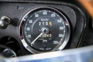 Image 13/50 de MG MGB GT (1966)