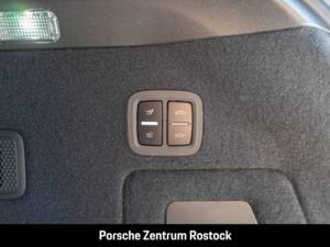 Imagen 28/34 de Porsche Cayenne Coupé E-Hybrid (2026)