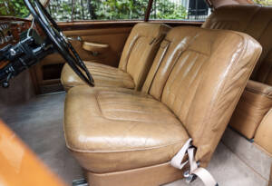 Image 19/27 of Bentley S 1 (1956)