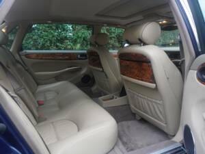 Bild 13/17 von Daimler Eight LWB (2000)