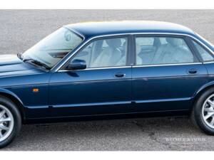Bild 20/34 von Jaguar XJ 8 4.0 Executive (1999)