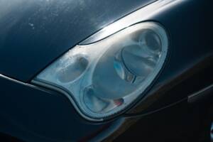 Image 49/50 of Porsche 911 Carrera 4 (2001)