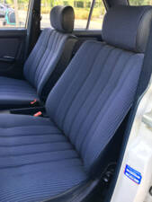 Image 10/13 of Mercedes-Benz 200 (1983)