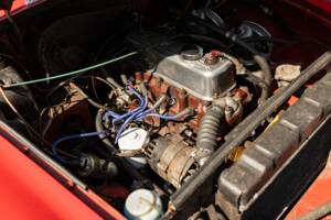 Image 34/50 of MG MGB GT (1970)