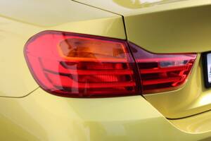 Image 16/98 of BMW M4 (2014)