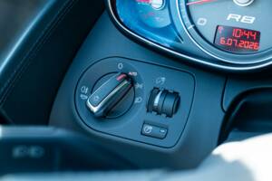 Image 23/33 of Audi R8 (2007)