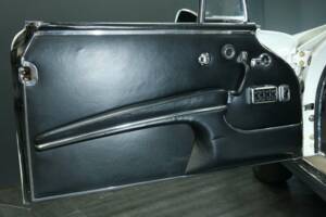 Image 10/30 of Mercedes-Benz 250 SE (1966)